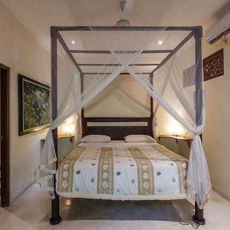 White Lotus Oasis Hotel Ubud  Bagian luar foto