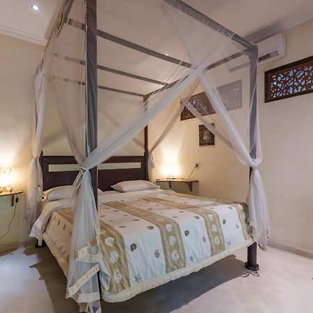 White Lotus Oasis Hotel Ubud  Bagian luar foto