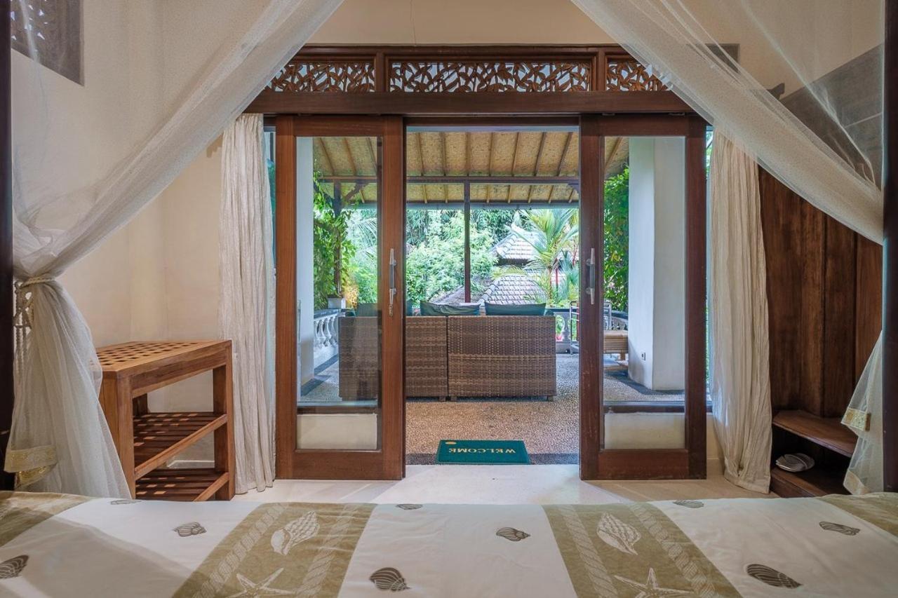 White Lotus Oasis Hotel Ubud  Bagian luar foto
