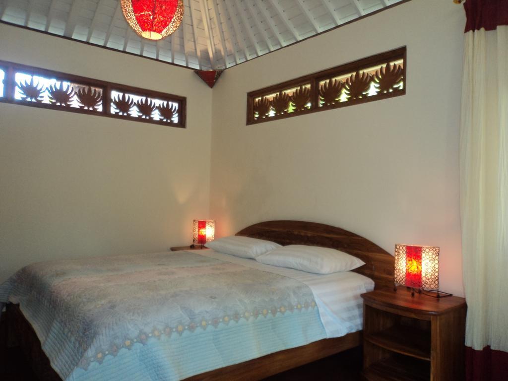 White Lotus Oasis Hotel Ubud  Ruang foto