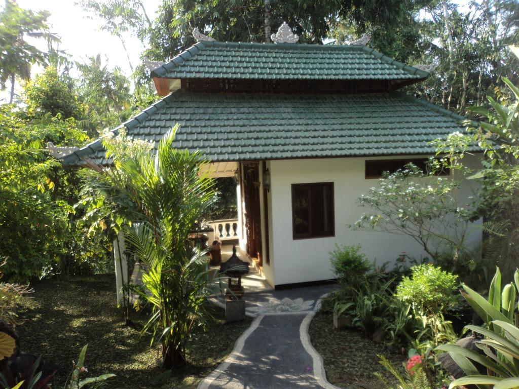 White Lotus Oasis Hotel Ubud  Ruang foto
