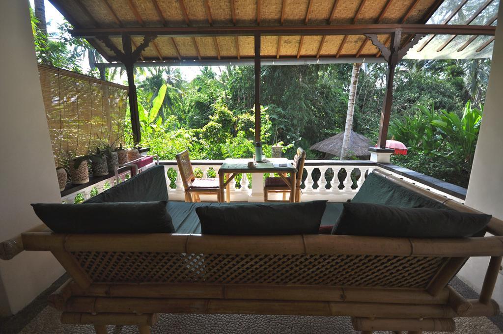 White Lotus Oasis Hotel Ubud  Ruang foto