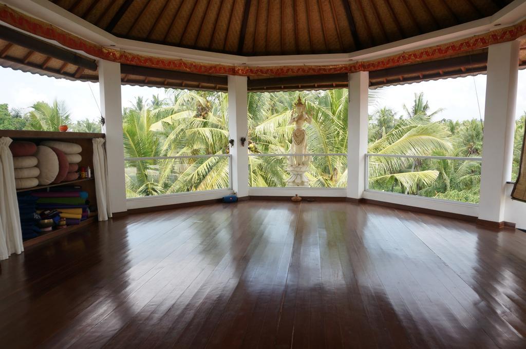 White Lotus Oasis Hotel Ubud  Bagian luar foto
