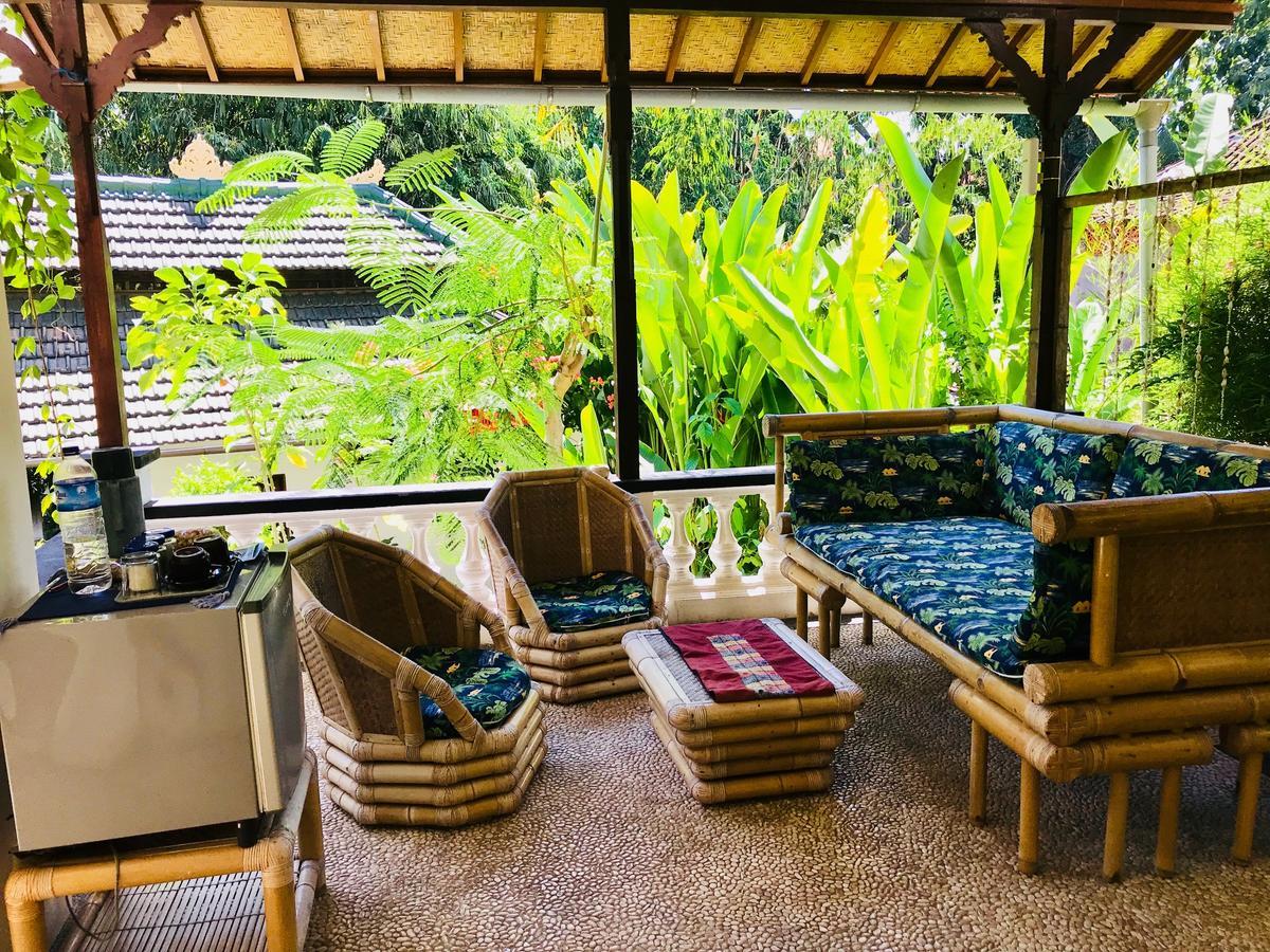 White Lotus Oasis Hotel Ubud  Bagian luar foto