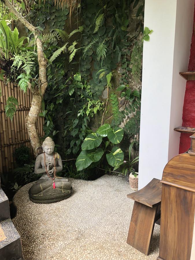 White Lotus Oasis Hotel Ubud  Bagian luar foto